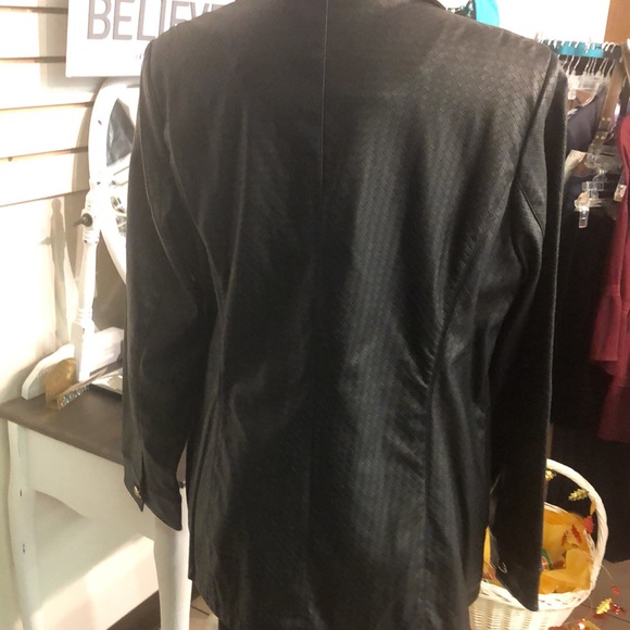 Dennis Basso Coat - Picture 5 of 9